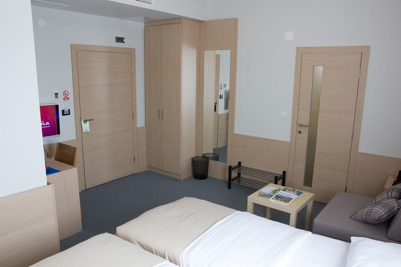 Brinje Hotel Lika Sjever מראה חיצוני תמונה