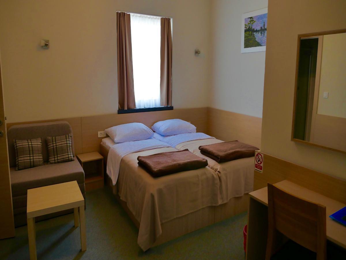 Brinje Hotel Lika Sjever מראה חיצוני תמונה